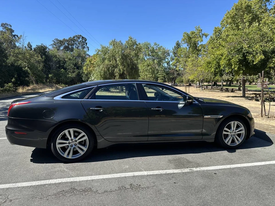 2011 Jaguar X351 XJ - Image 11 of 16
