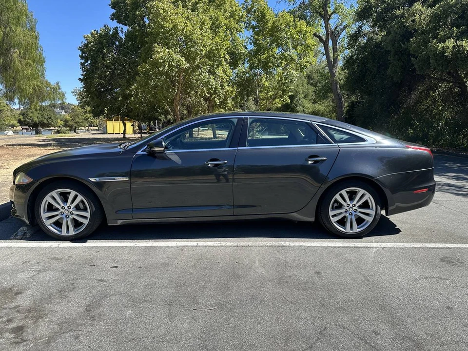 2011 Jaguar X351 XJ - Image 8 of 16