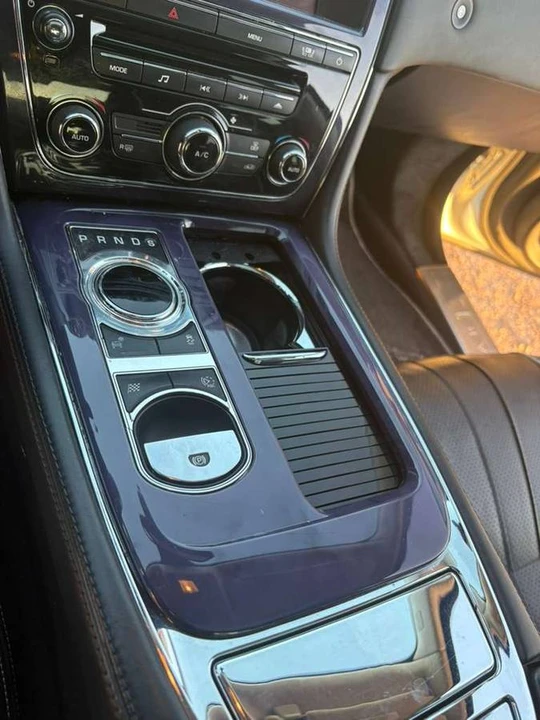 2011 Jaguar X351 XJ - Image 14 of 24