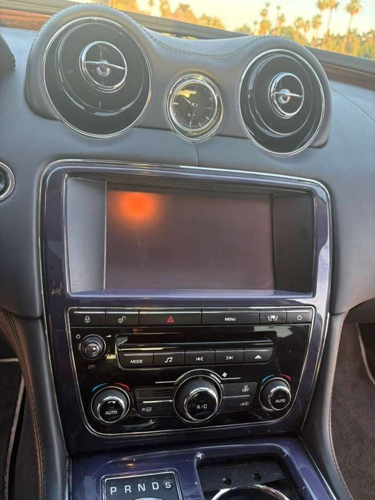 2011 Jaguar X351 XJ - Image 13 of 24