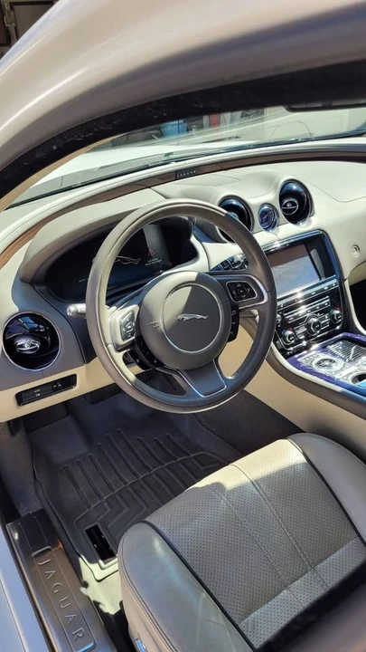 2011 Jaguar X351 XJ - Image 8 of 14