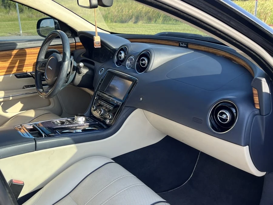 2011 Jaguar X351 XJ - Image 8 of 11
