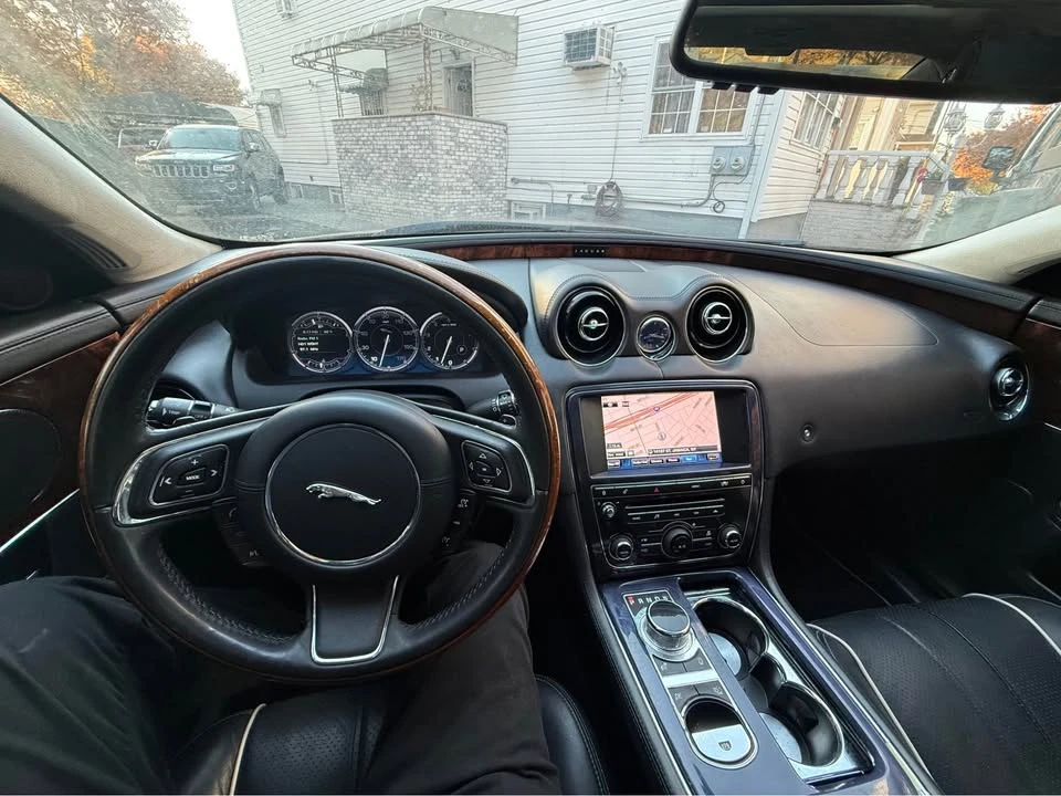 2011 Jaguar X351 XJ - Image 10 of 12