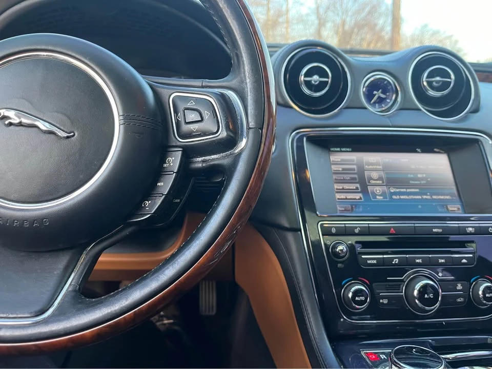 2011 Jaguar X351 XJ - Image 10 of 12
