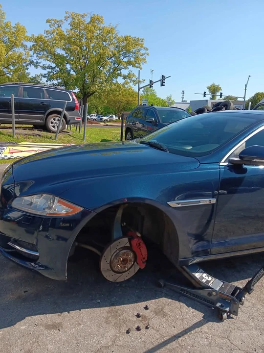 2011 Jaguar X351 XJ - Image 8 of 20