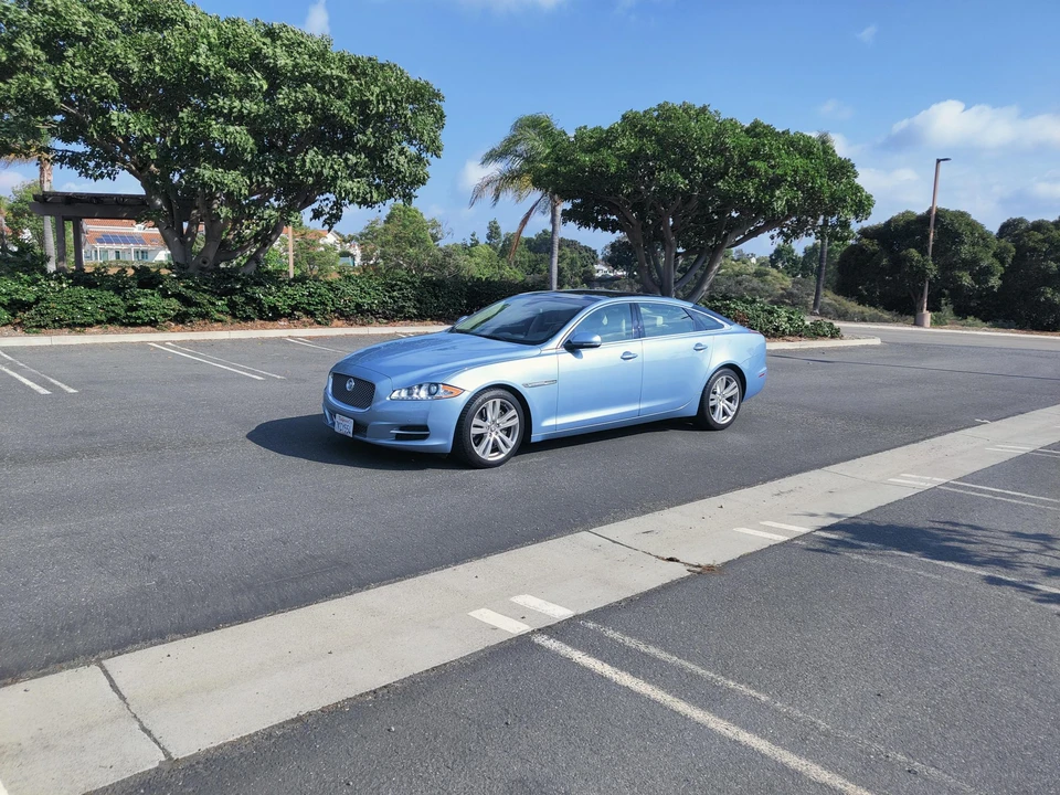 2011 Jaguar X351 XJ - Image 3 of 31