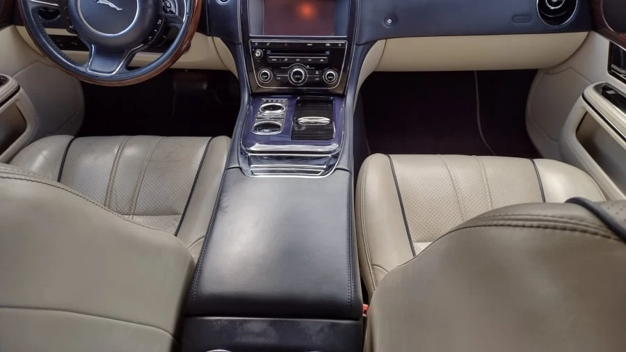 2011 Jaguar X351 XJ - Image 10 of 15