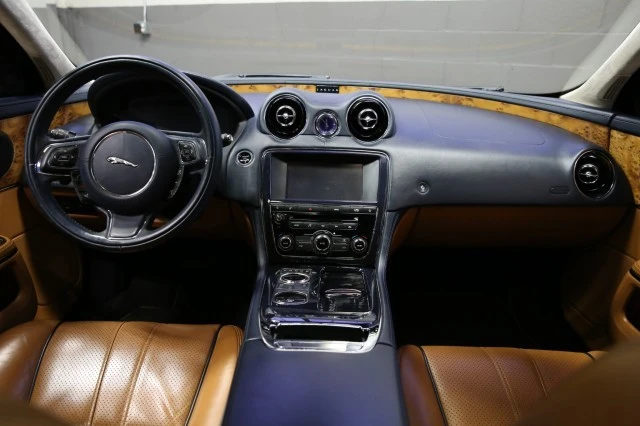 2011 Jaguar X351 XJ - Image 9 of 21