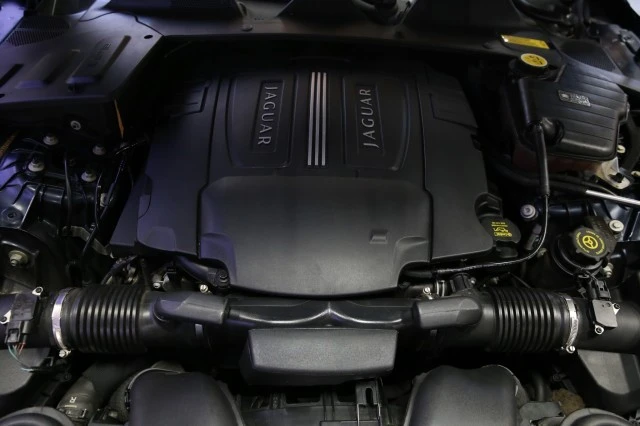 2011 Jaguar X351 XJ - Image 7 of 21
