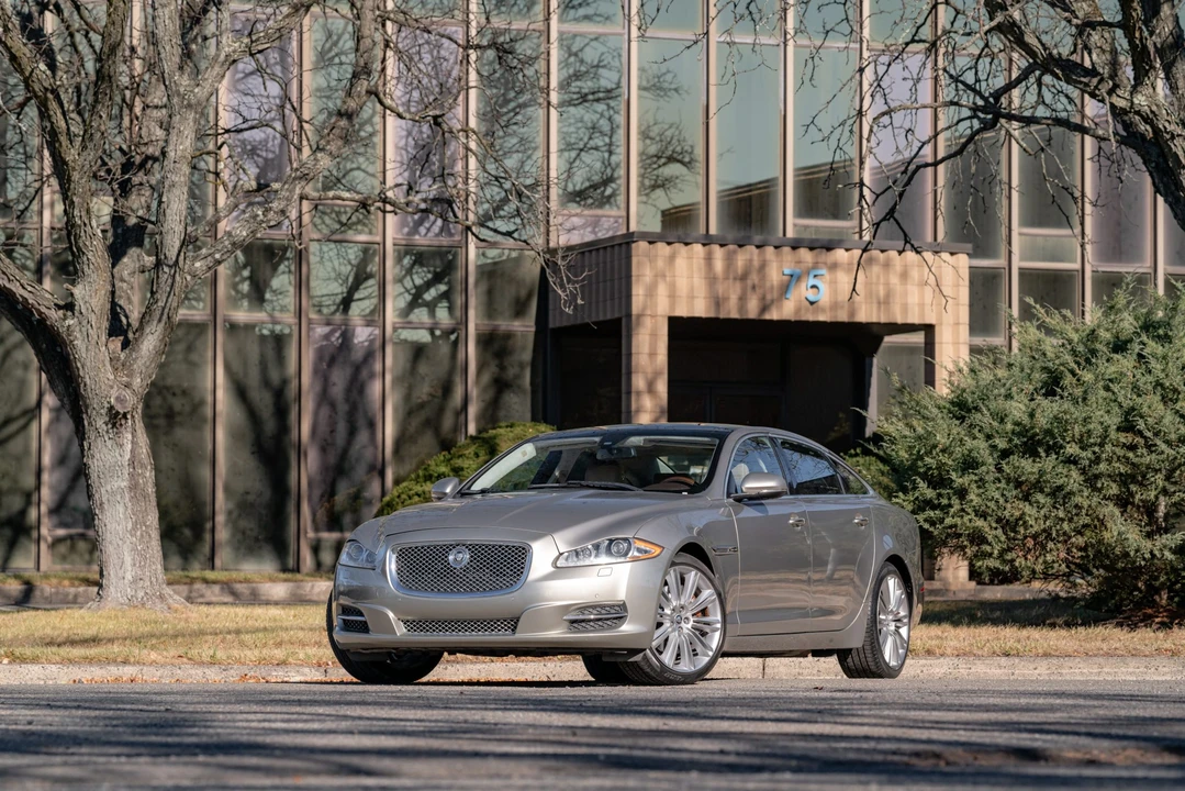 2011 Jaguar X351 XJ - Image 2 of 31