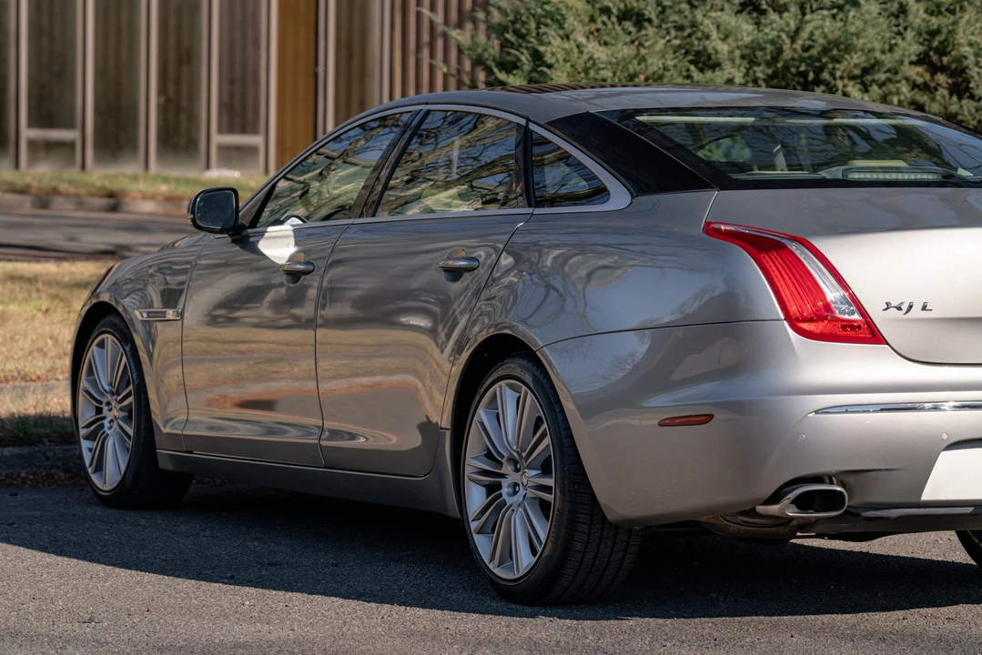 2011 Jaguar X351 XJ - Image 28 of 31