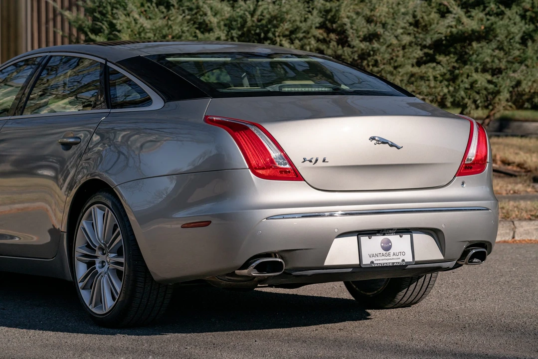 2011 Jaguar X351 XJ - Image 29 of 31