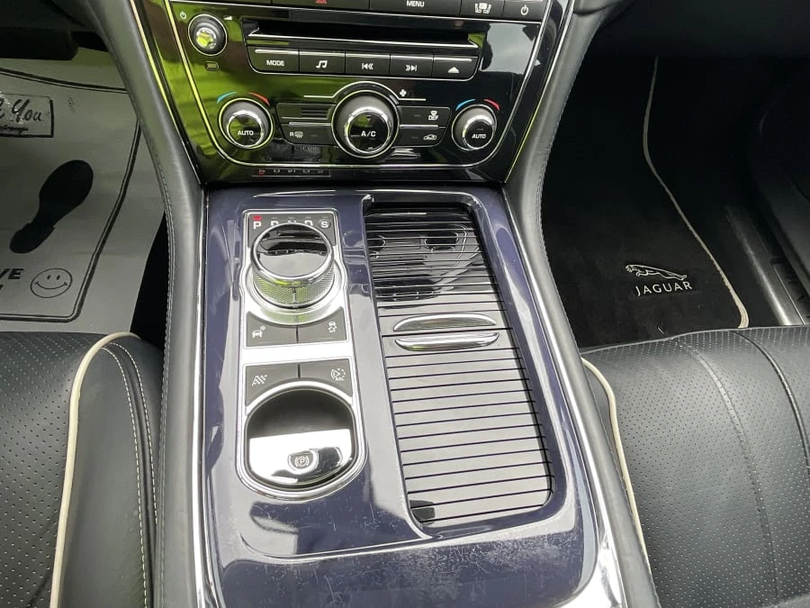 2011 Jaguar X351 XJ - Image 11 of 15