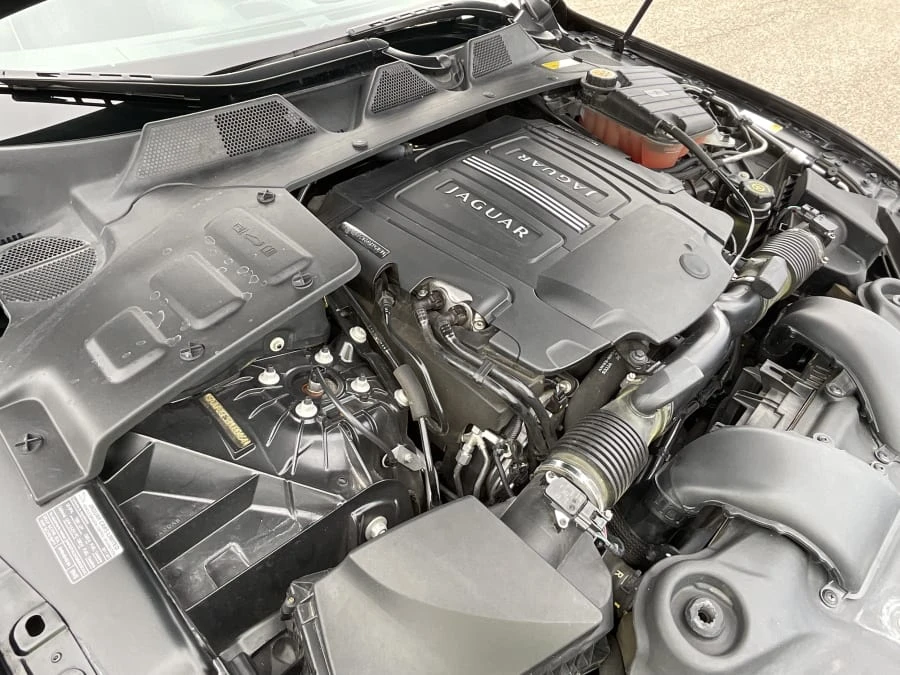 2011 Jaguar X351 XJ - Image 15 of 15