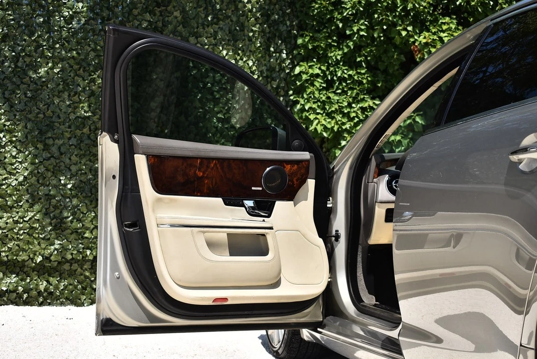 2011 Jaguar X351 XJ - Image 15 of 30