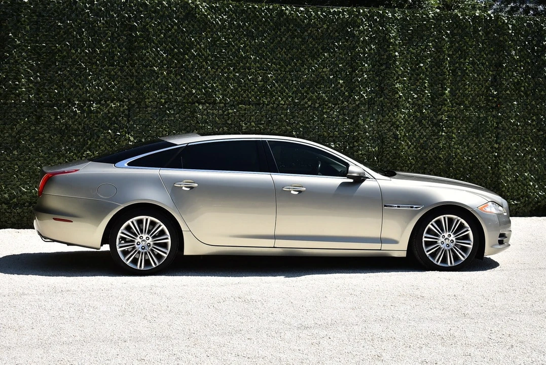 2011 Jaguar X351 XJ - Image 8 of 30