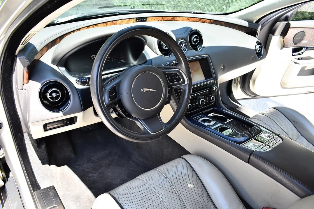 2011 Jaguar X351 XJ - Image 22 of 30