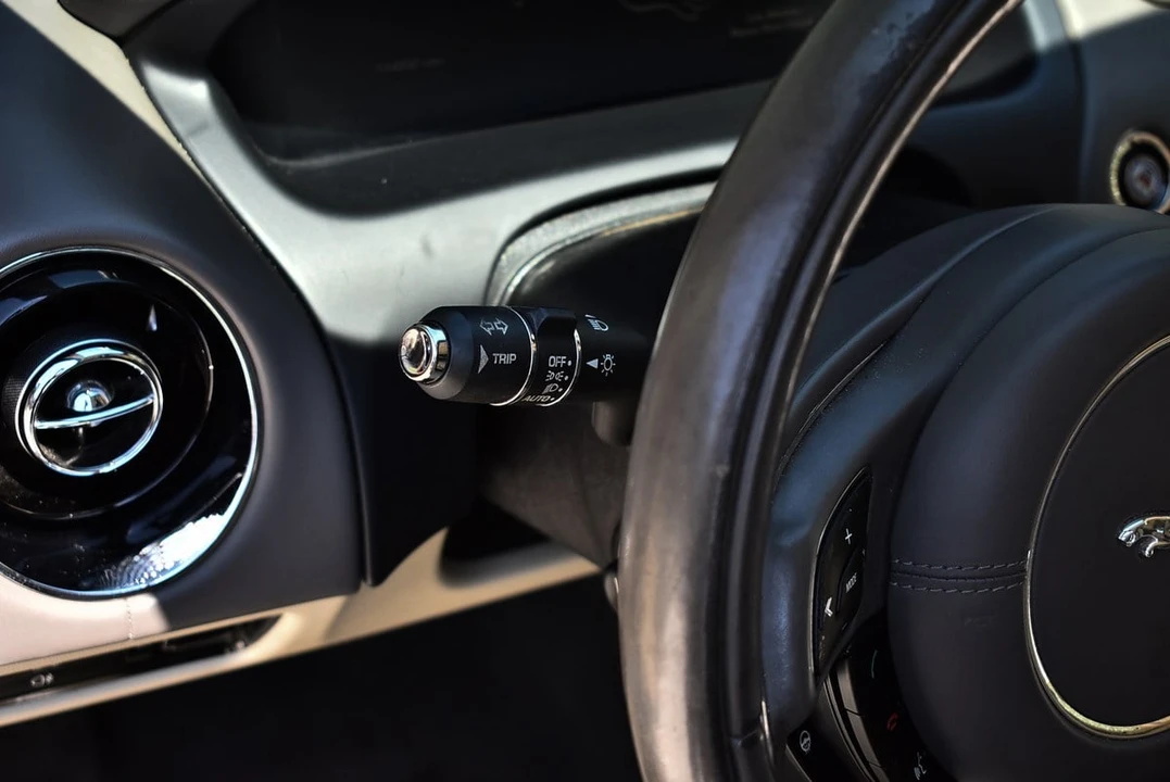 2011 Jaguar X351 XJ - Image 26 of 30