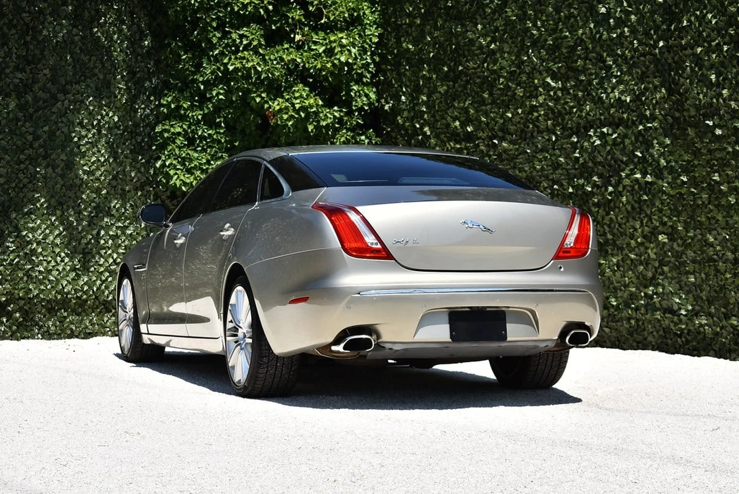 2011 Jaguar X351 XJ - Image 10 of 30