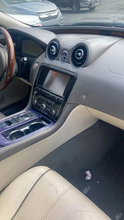 2011 Jaguar XJ Series 4 - Image 4 of 4