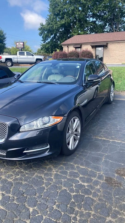 2011 Jaguar XJ Series 4 - Image 2 of 4