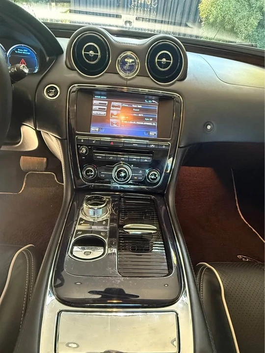 2011 Jaguar X351 XJ - Image 14 of 20
