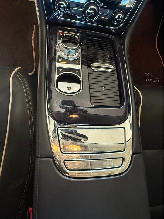 2011 Jaguar X351 XJ - Image 13 of 20