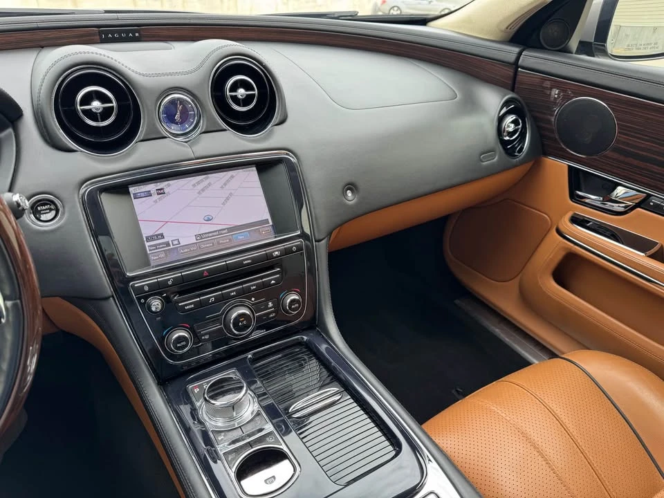 2011 Jaguar X351 XJ - Image 6 of 12