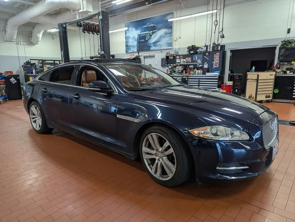 2011 Jaguar X351 XJ - Image 2 of 9