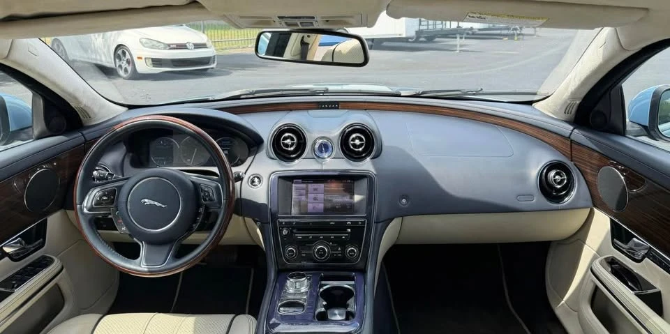 2011 Jaguar X351 XJ - Image 2 of 17