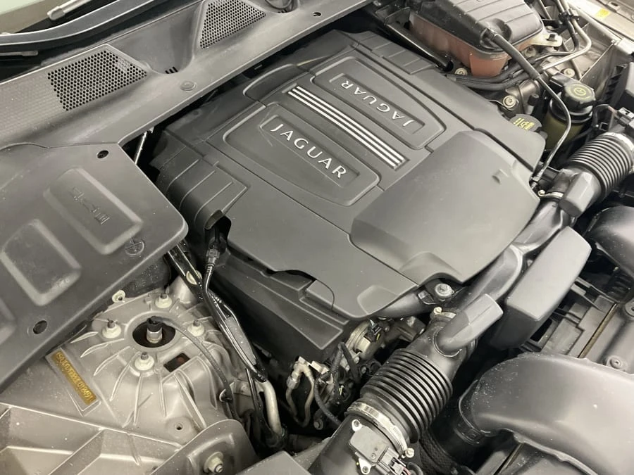 2011 Jaguar X351 XJ - Image 10 of 11