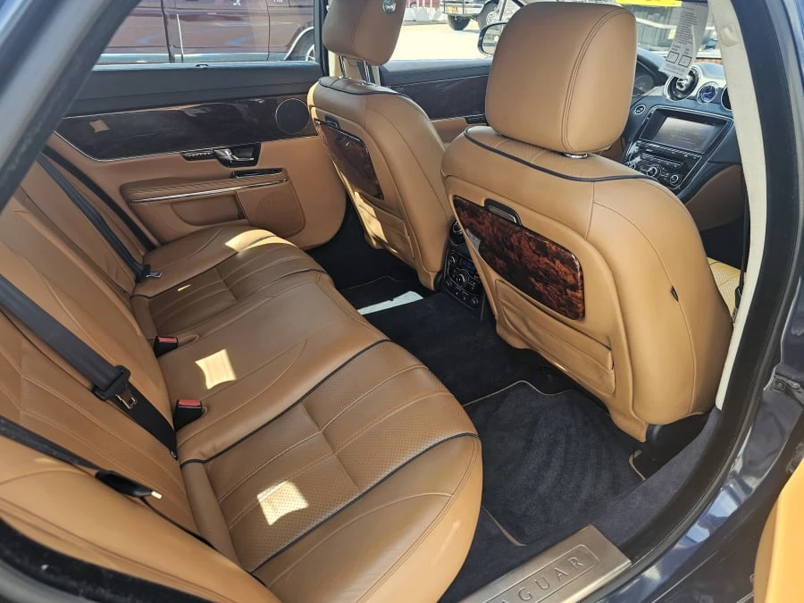 2011 Jaguar X351 XJ - Image 6 of 10