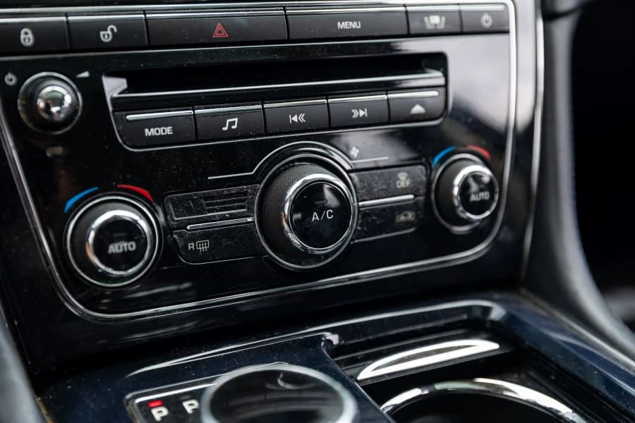 2011 Jaguar X351 XJ - Image 18 of 21
