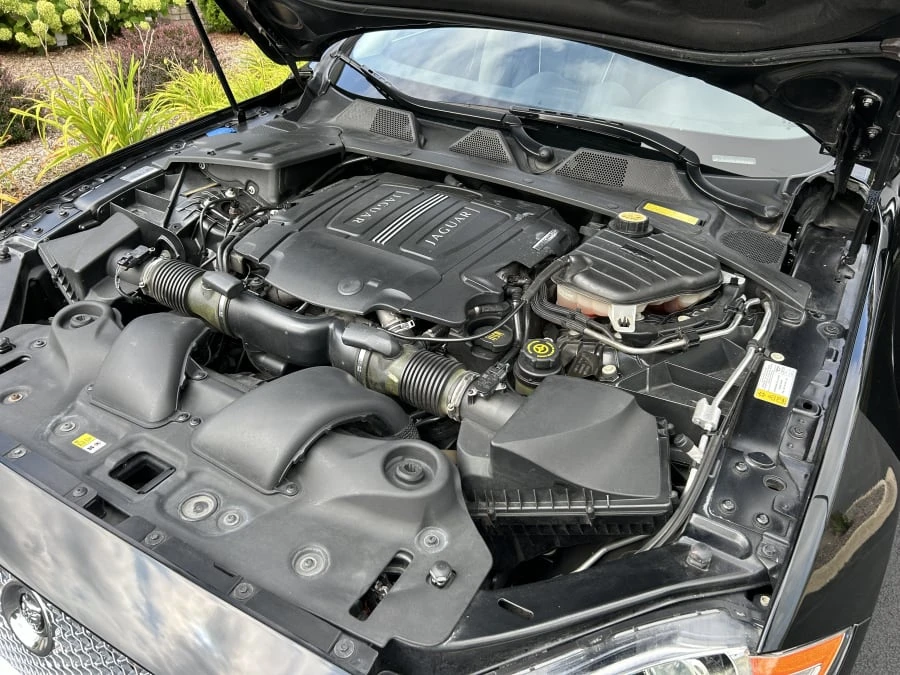 2011 Jaguar X351 XJ - Image 10 of 11
