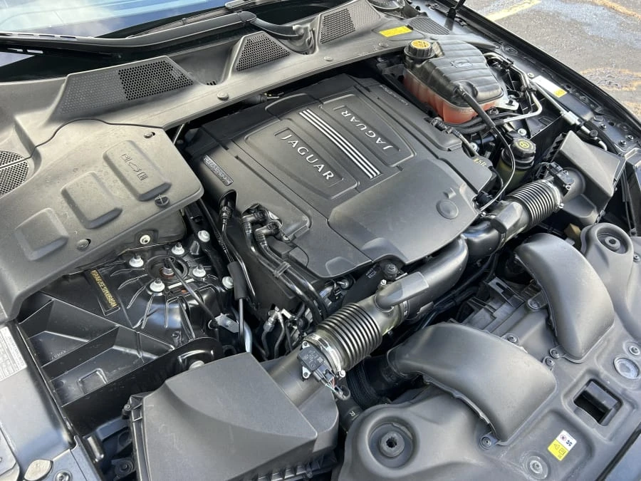 2011 Jaguar X351 XJ - Image 10 of 11