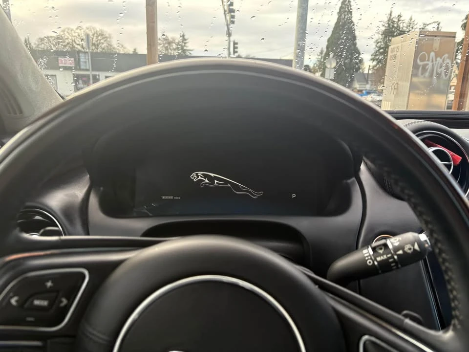 2011 Jaguar X351 XJ - Image 6 of 12