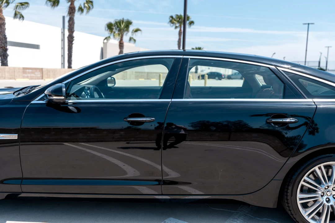 2011 Jaguar X351 XJ - Image 17 of 31