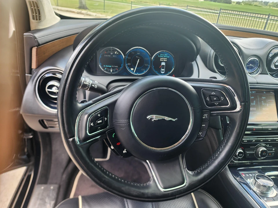 2011 Jaguar X351 XJ - Image 31 of 31