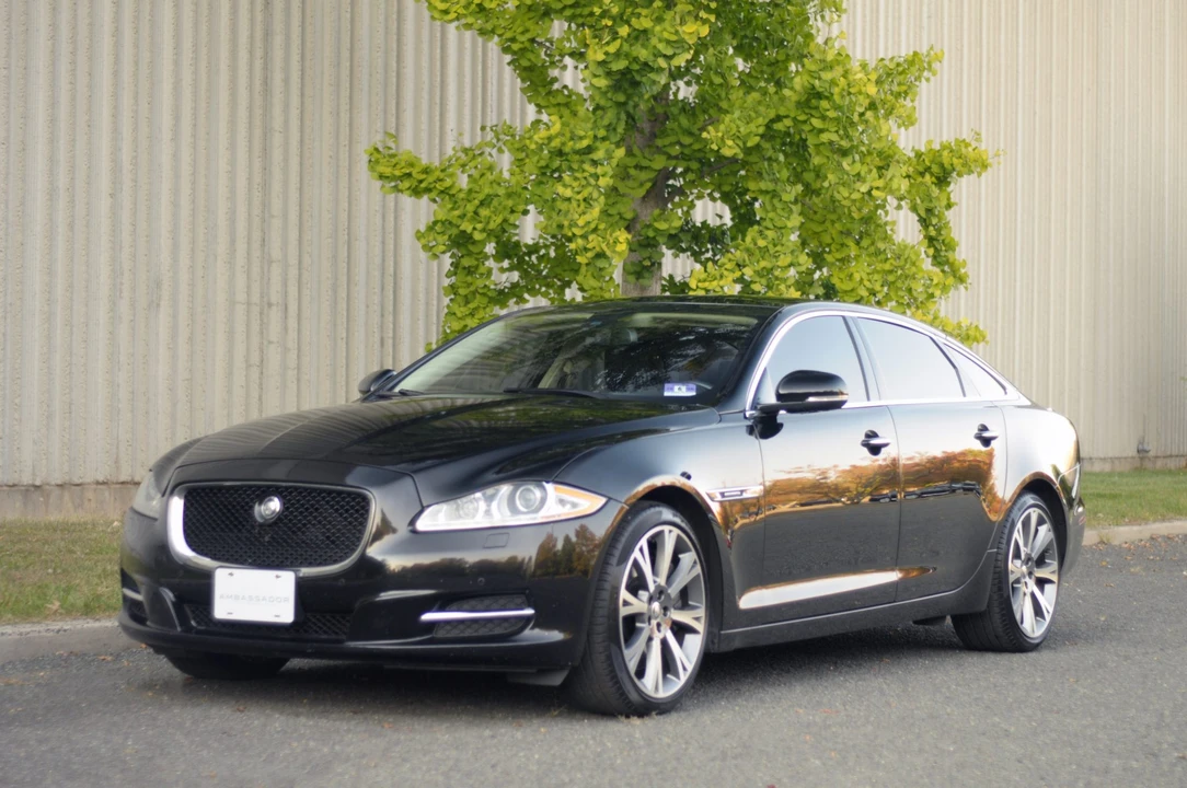 2011 Jaguar X351 XJ - Image 2 of 31