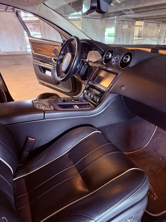 2011 Jaguar X351 XJ - Image 3 of 3