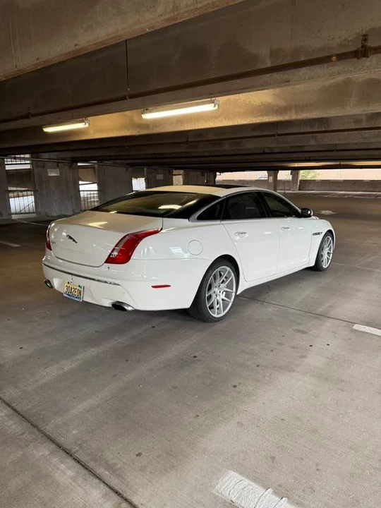 2011 Jaguar X351 XJ - Image 2 of 3