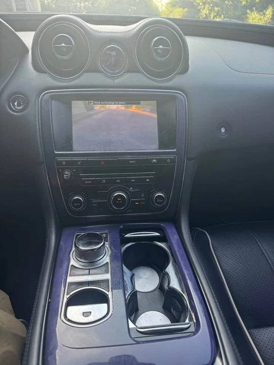 2011 Jaguar X351 XJ - Image 10 of 12