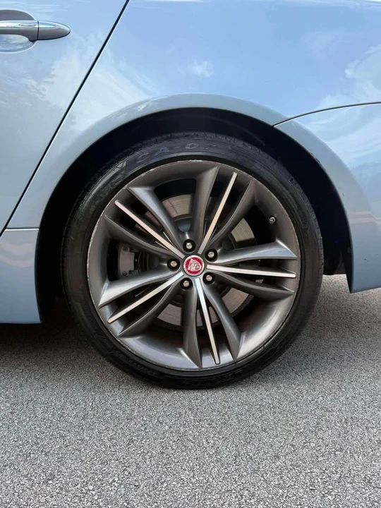 2011 Jaguar X351 XJ - Image 11 of 20
