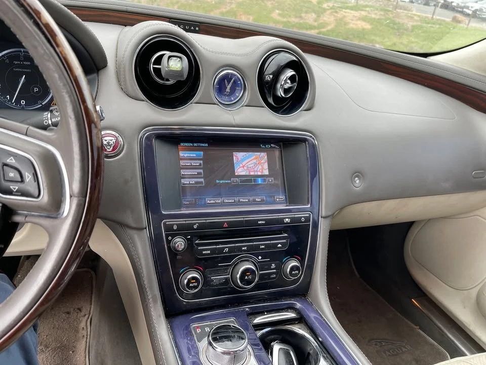 2011 Jaguar X351 XJ - Image 7 of 10