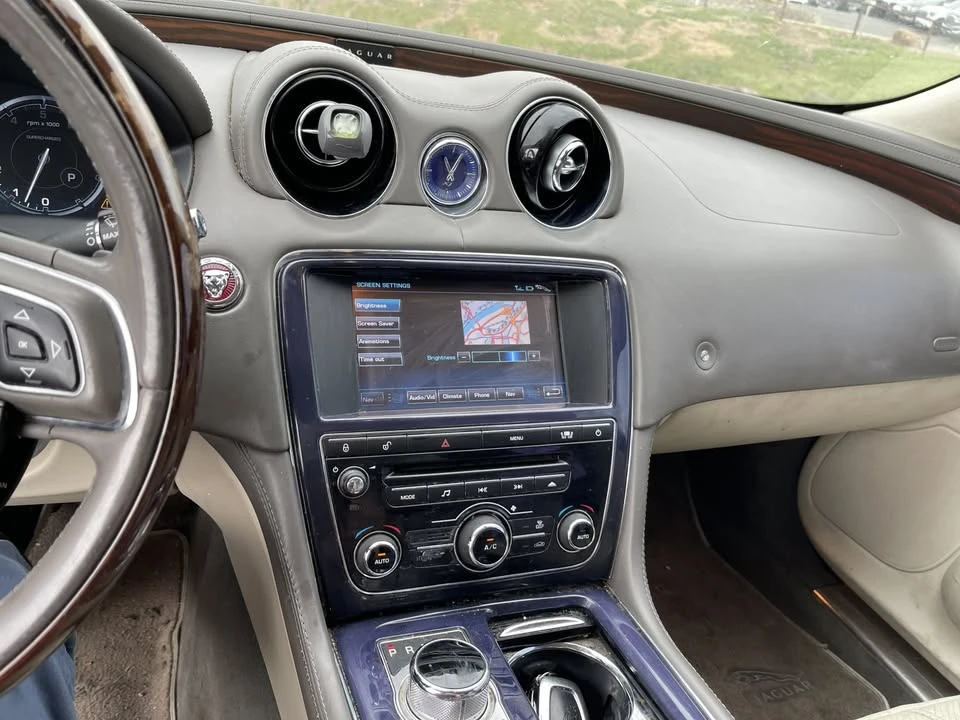 2011 Jaguar X351 XJ - Image 7 of 10