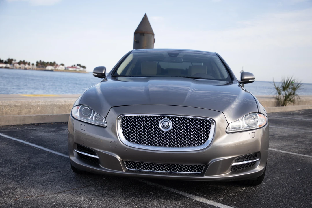 2011 Jaguar X351 XJ - Image 2 of 31