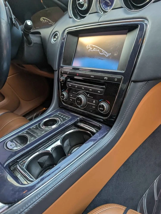 2011 Jaguar X351 XJ - Image 14 of 19