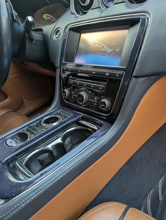 2011 Jaguar X351 XJ - Image 9 of 19