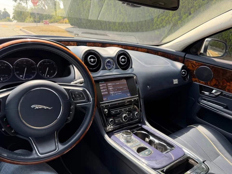 2011 Jaguar X351 XJ - Image 17 of 19