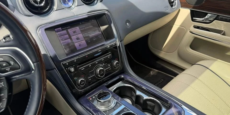 2011 Jaguar X351 XJ - Image 6 of 17